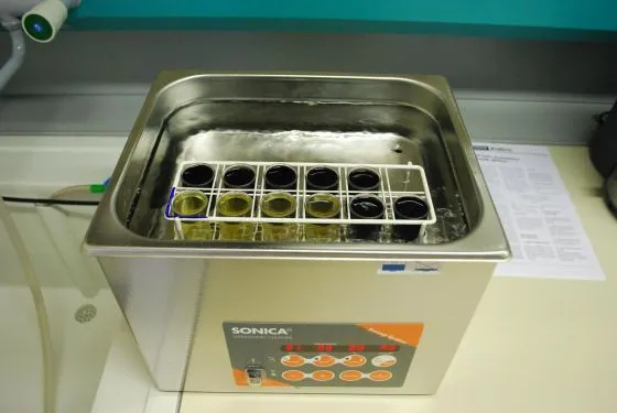 degasificazione con bagno ultrasuoni campioni di vino